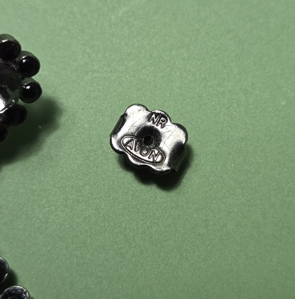 Avon Vintage Earrings Black Glass Stones Teardrop Earrings - Picture 11 of 16